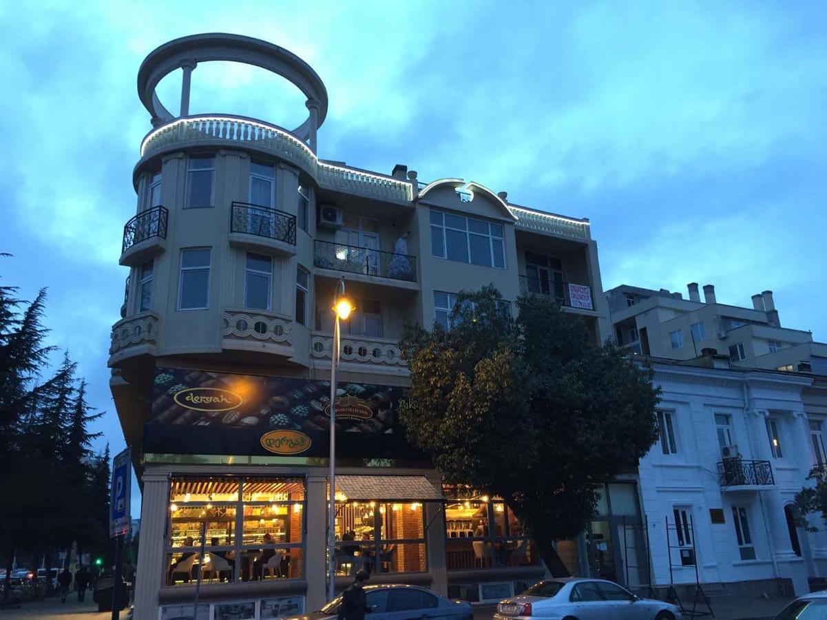 Sunrise Apartment 巴统 外观 照片